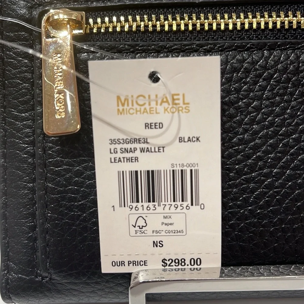 MICHAEL KORS
Reed Large Pebbled Leather Snap Wallet
Style# 35S3G6RE3L
Black 
NWT - Picture 9 of 16